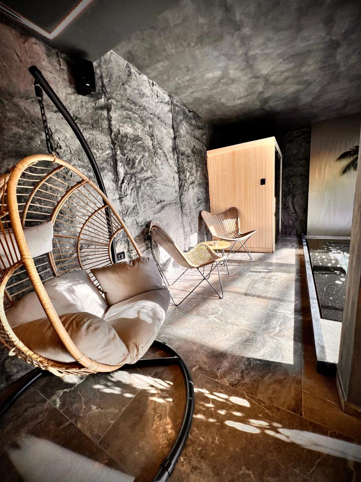 Motel Villa Princi Kosovo Polje Bagian luar foto